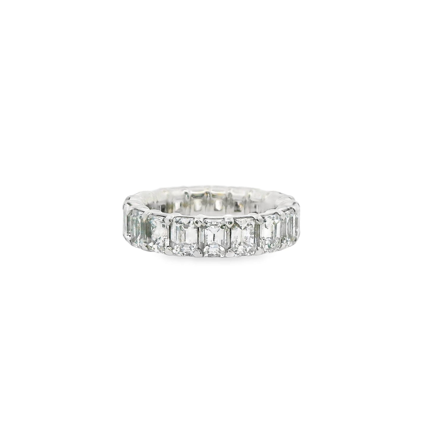 3.80 cttw. White Diamond Eternity Band in Platinum 4.25US 6.87g.