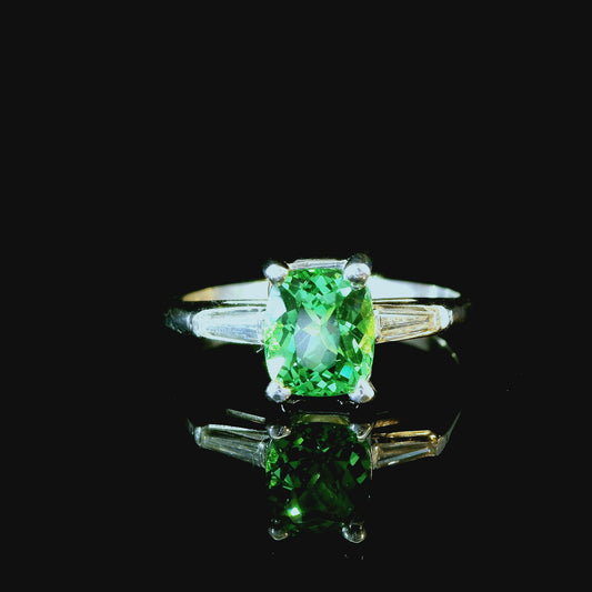 Vintage 1.55ct. Green Tsavorite & White Diamond Platinum Ring 8.75US 4.51g