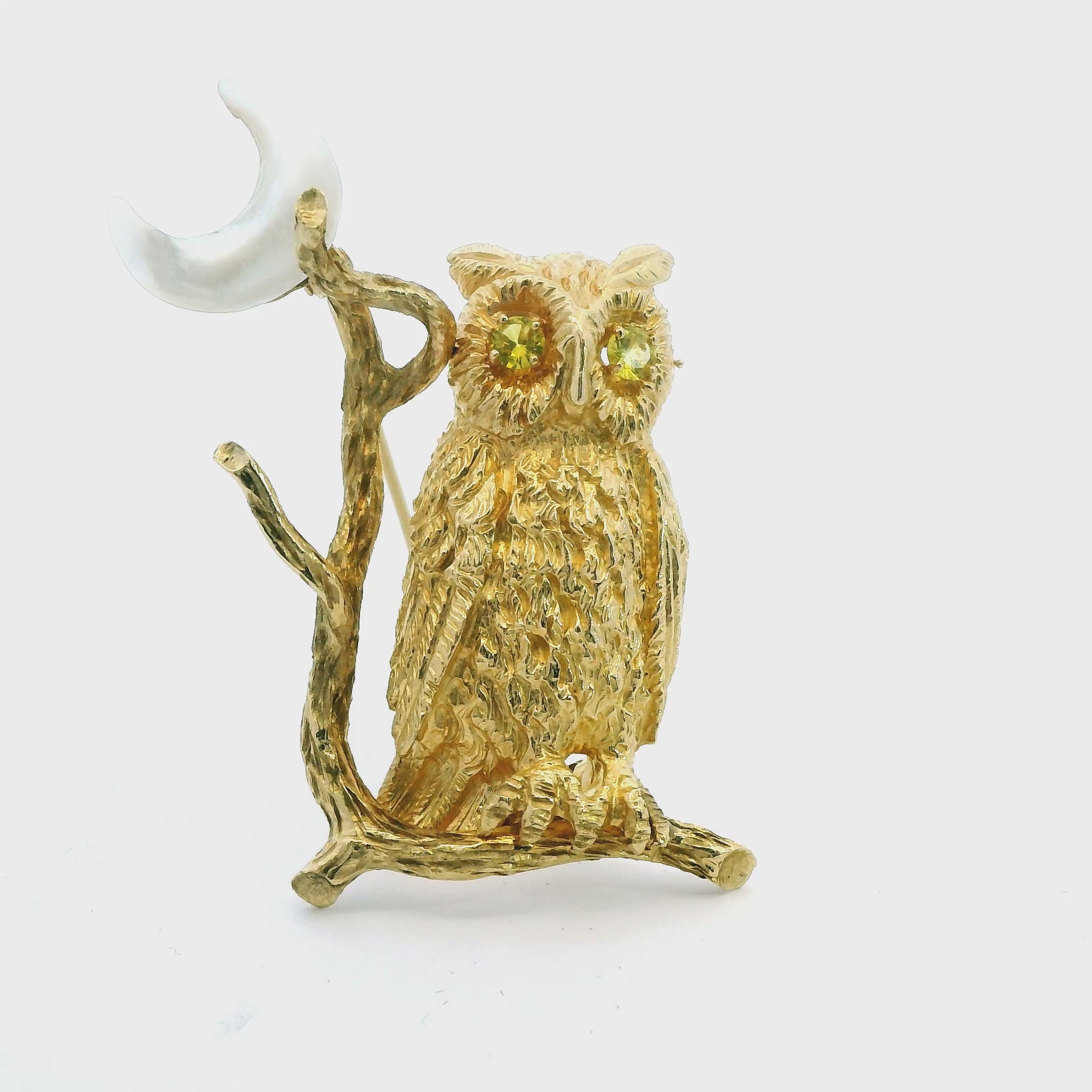14k Yellow Gold Owl Brooch with Moonstone 17.1g.
