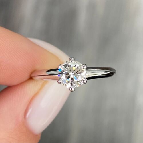 Tiffany & Co  0.70ct Round Diamond Solitare Engagment Ring in Platinum