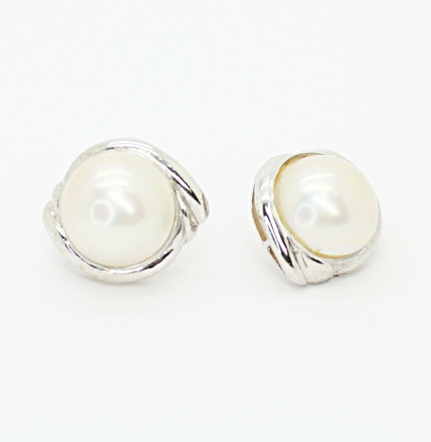 Round Mabe Pearl Clip on Earrings in 14k White Gold