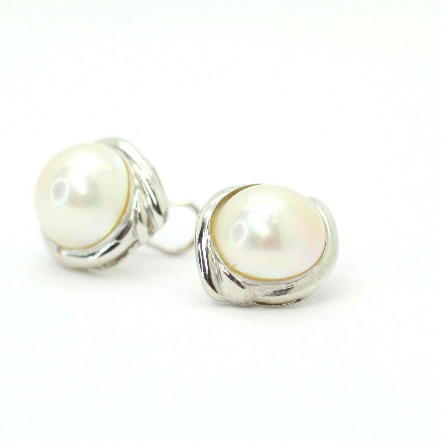 Round Mabe Pearl Clip on Earrings in 14k White Gold