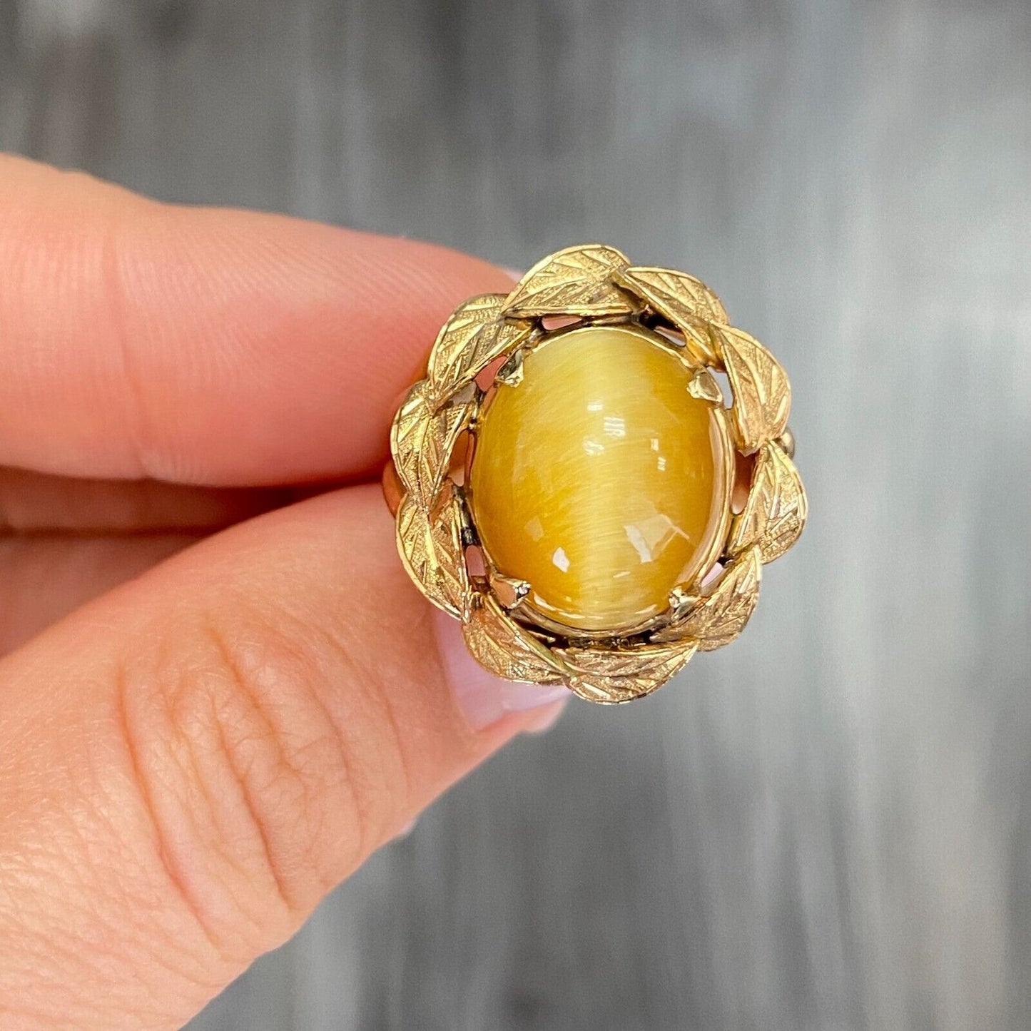 18k Yellow Gold Oval Tiger's Eye Ring