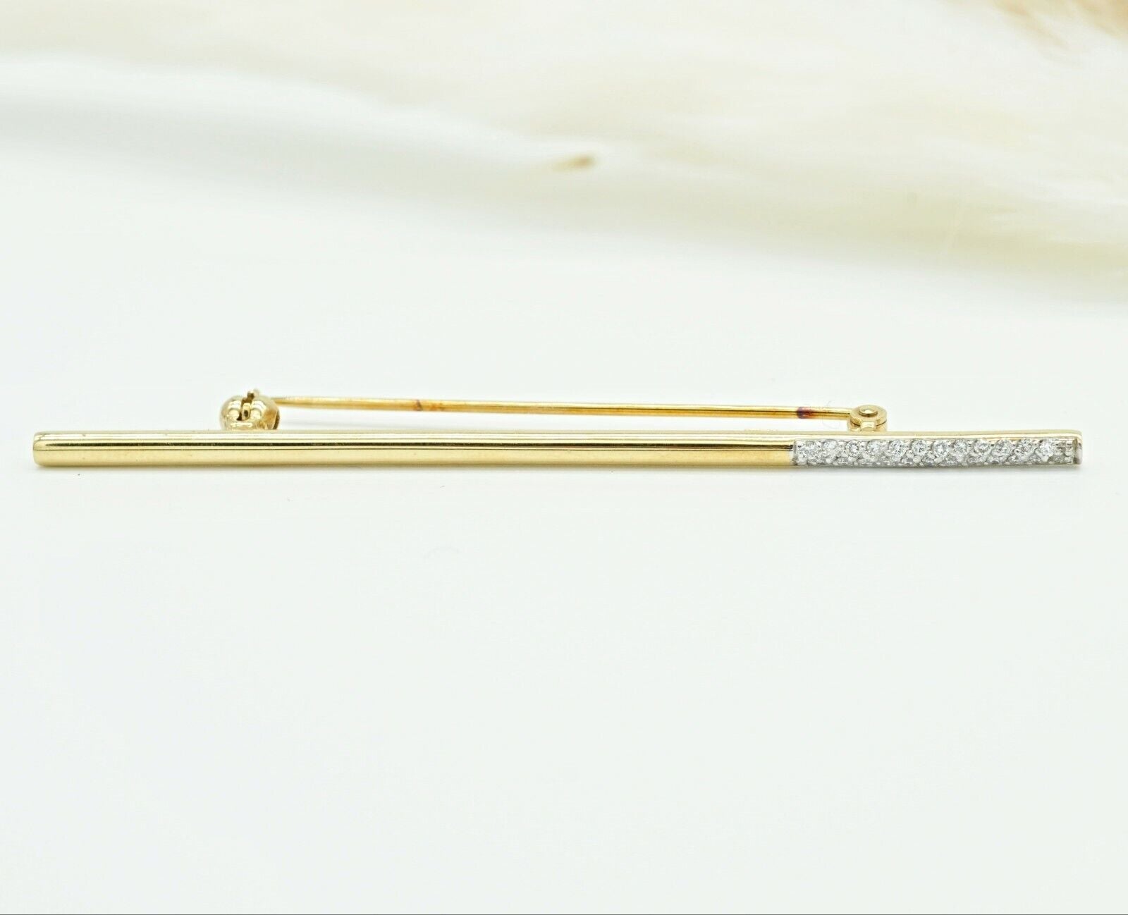 Women's Diamond Pin Bar in 14k Yellow Gold