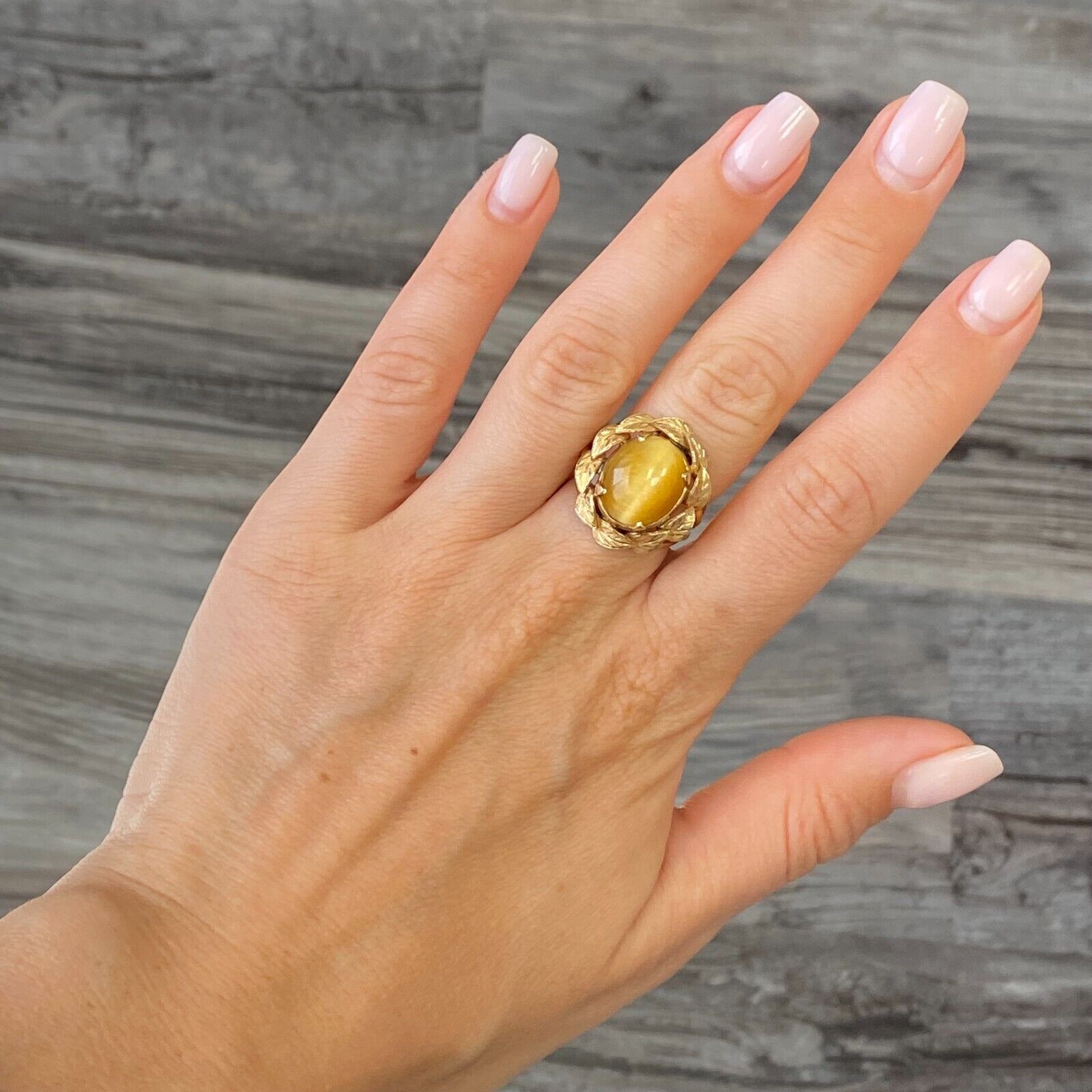 18k Yellow Gold Oval Tiger's Eye Ring