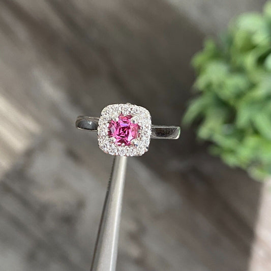 14k White Gold 0.51ct Pink Spinel With Diamond Halo Coctail Ring