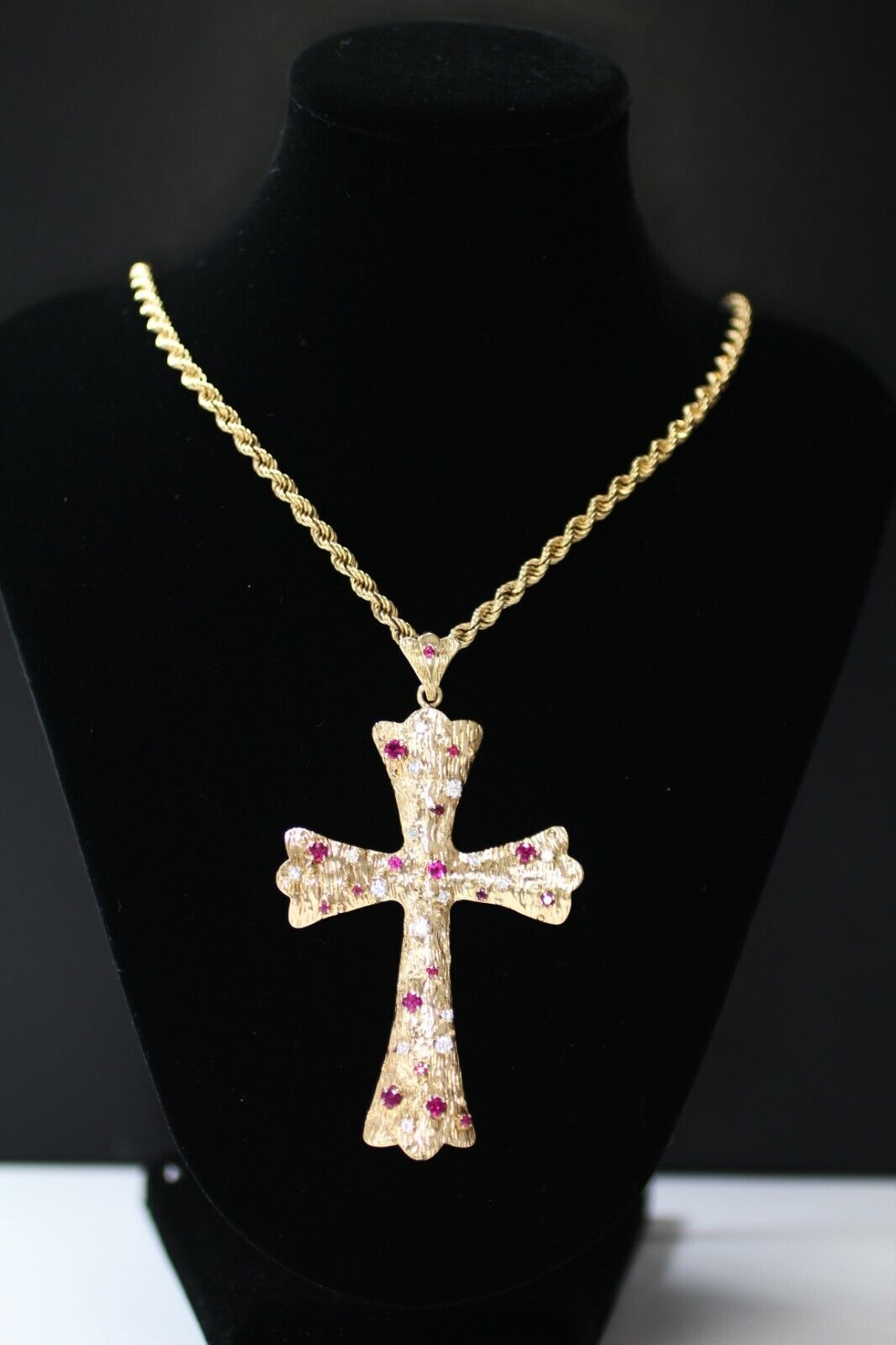 14k Yellow Gold Necklace/Cross Pendant With Diamond and Ruby 64.59gtw