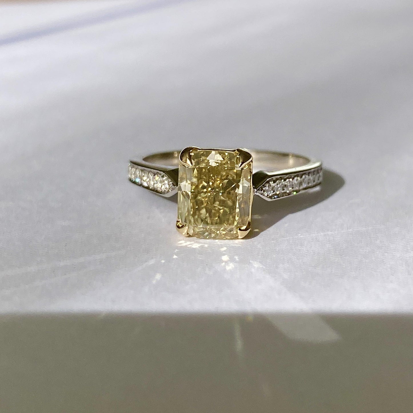 2.12 Ctw GIA Fancy Yellow Ring 18K 2Tone Gold  4Gr 6.25US